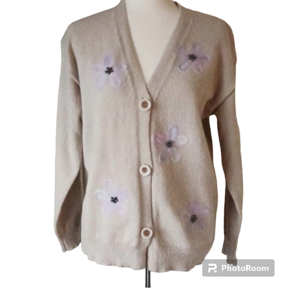 Made with ❤️ cardigan sweater flowers beads recycled materials beige purple M - Picture 1 of 8